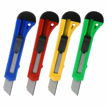 Нож канцелярский 18мм с фиксатором упаковка с европодвесом STAFF EVERYDAY 1/24/576