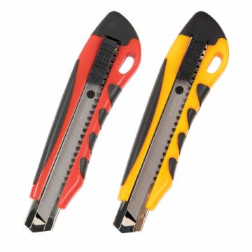 Нож канцелярский 18мм 3 лезвия автофиксатор с резинов вставками Univers Brauberg 1/12/144