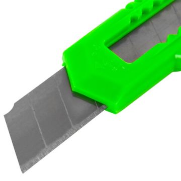 Нож канцелярский 18мм с фиксатором упаковка с европодвесом Staff 1/24