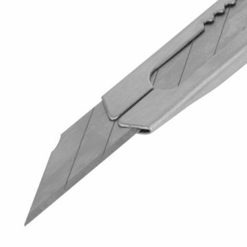 Нож канцелярский 9 мм металлический лезвие 30 автофиксатор подвес BRAUBERG Extra 30 1/24