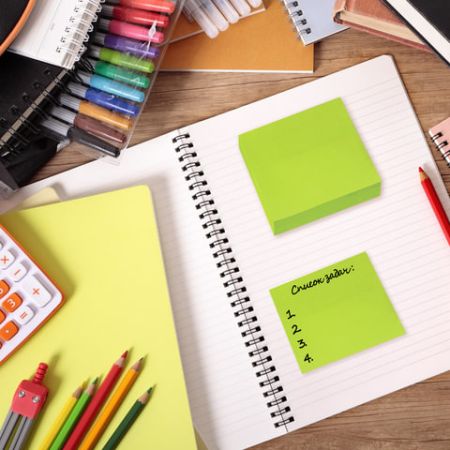 Блок самоклеящийся 76х76мм 90л зеленый неон BRAUBERG 1/12/384