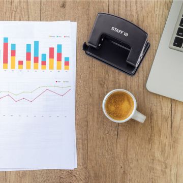 Дырокол на 20листов средний черный металлический эконом Staff 1/12